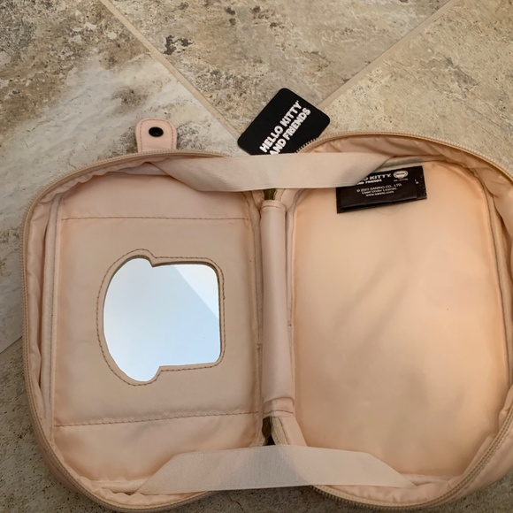 NWT HELLO KITTY & Friends Bread Makeup Bag beige mirror cute 8” x 5" Bioworld - Picture 8 of 13